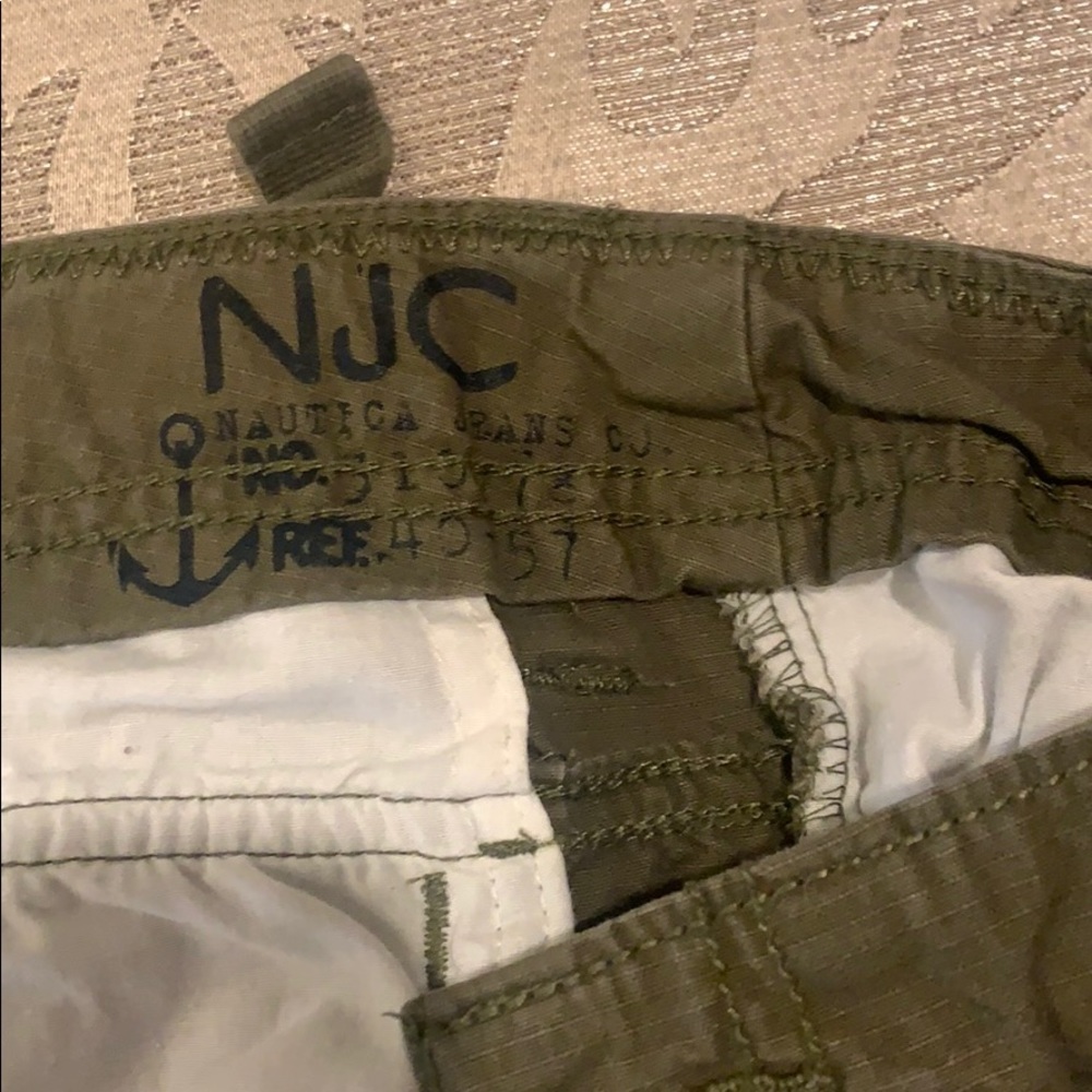 Shorts - Picture 3 of 3